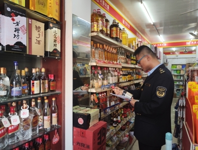 謝家集區(qū)市場(chǎng)監(jiān)督管理局開(kāi)展全區(qū)“特供酒”清源打鏈專項(xiàng)行動(dòng)及煙草制品零售市場(chǎng)監(jiān)管